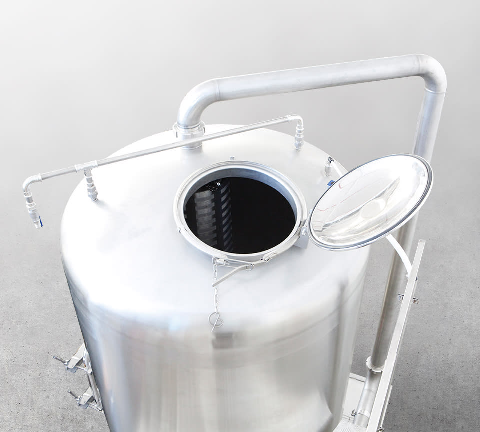 Detail of hatch for Boiselevage insertion