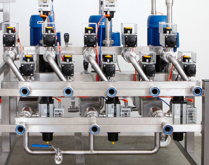 Detail of inlets and outlets for nutrients, fermentation activators and adjuvants with connection to tanks Detail of inlets and outlets for nutrients, activators, adjuvants of Ctrl-Tank